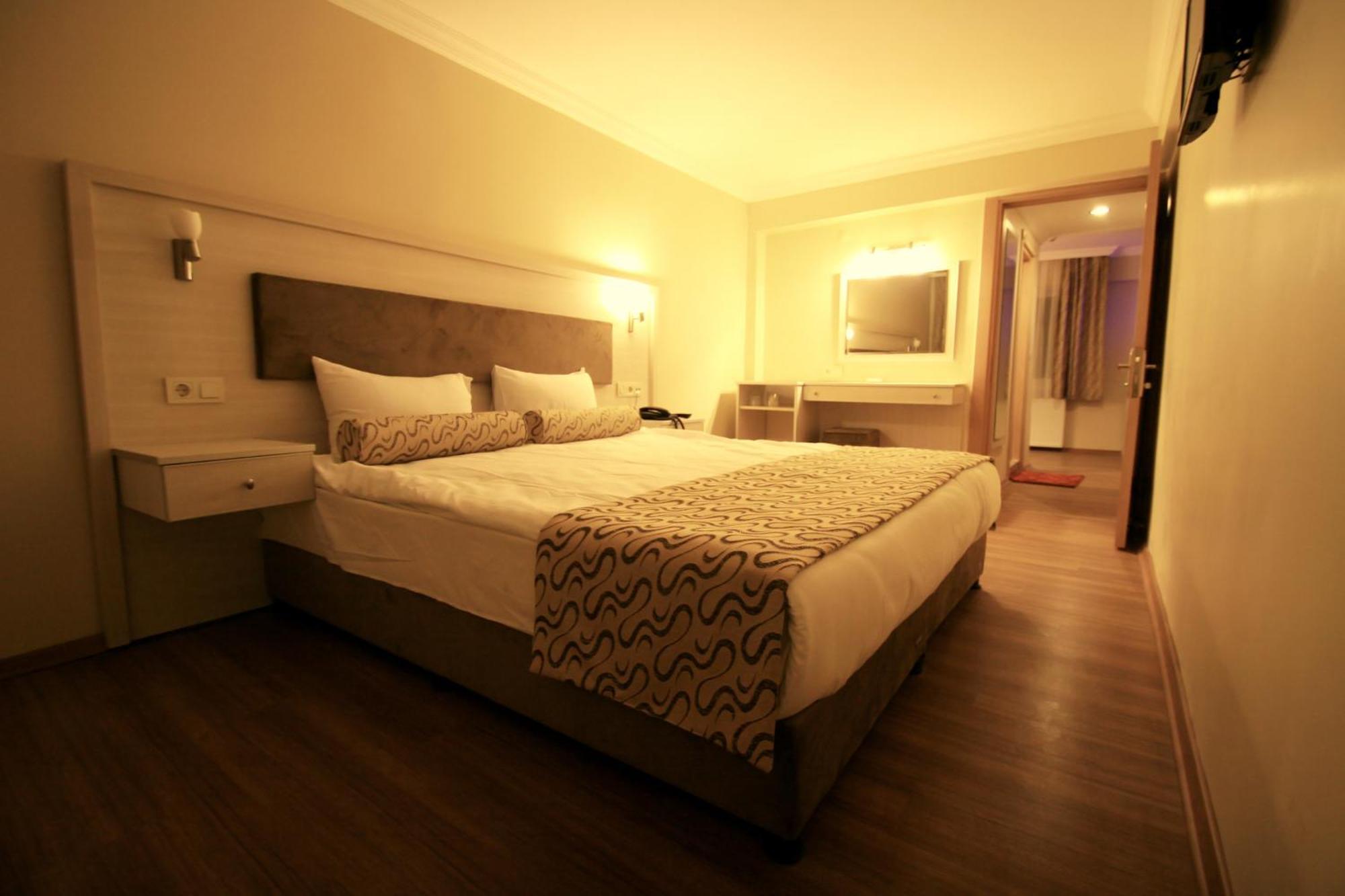 Grand Zeybek Hotel อิซมีร์ ภายนอก รูปภาพ
