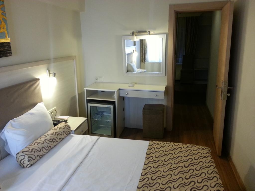 Grand Zeybek Hotel อิซมีร์ ภายนอก รูปภาพ