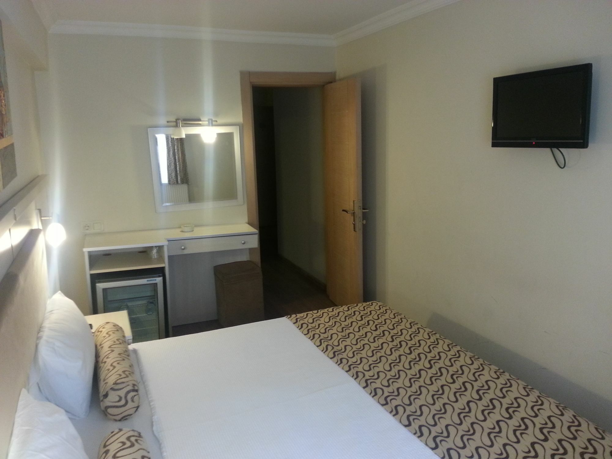 Grand Zeybek Hotel อิซมีร์ ภายนอก รูปภาพ