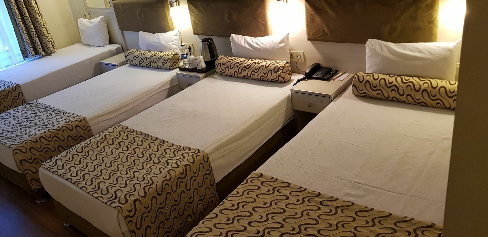 Grand Zeybek Hotel อิซมีร์ ภายนอก รูปภาพ