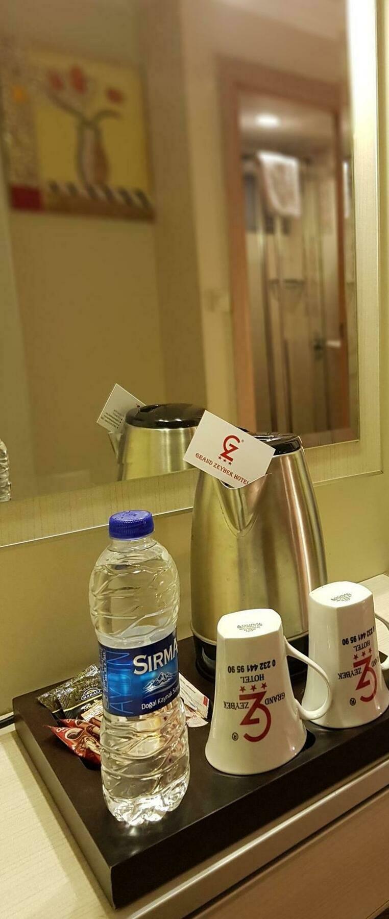 Grand Zeybek Hotel อิซมีร์ ภายนอก รูปภาพ