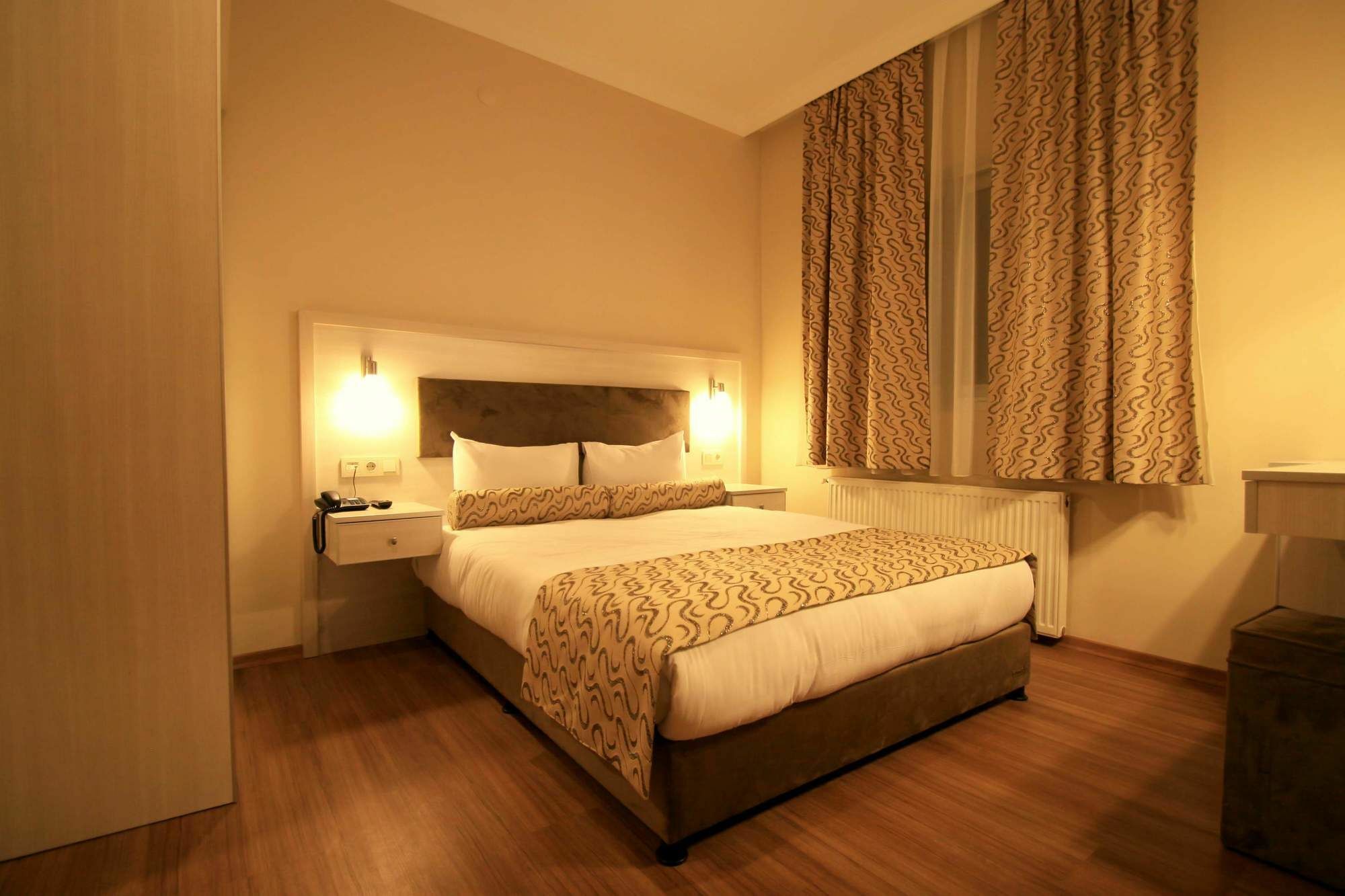 Grand Zeybek Hotel อิซมีร์ ภายนอก รูปภาพ