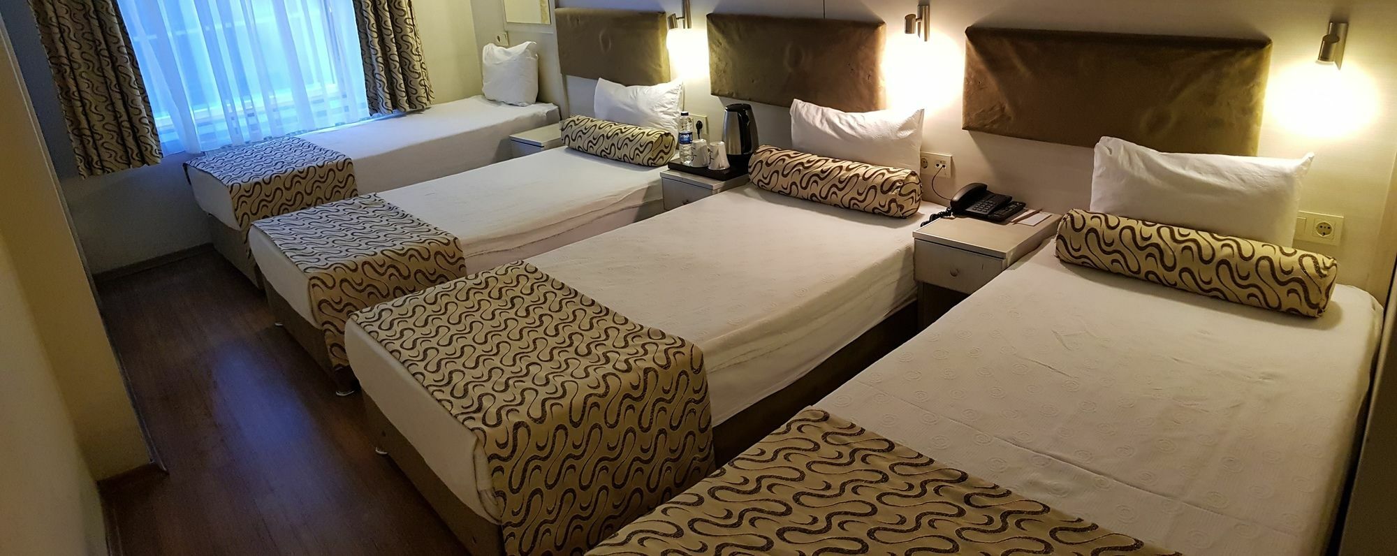 Grand Zeybek Hotel อิซมีร์ ภายนอก รูปภาพ